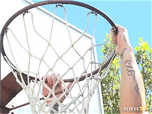 cougar Kendra lust enjoys basketball and blowjobs