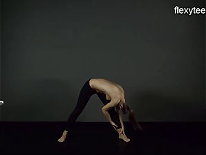 FlexyTeens - Zina shows pliable nude figure